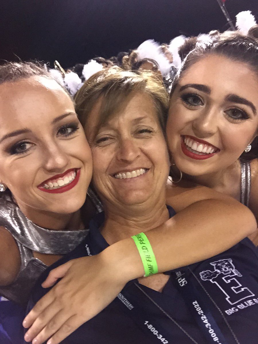 elethompson3's tweet photo. Best danceline, guard, best in class, most entertaining, and overall grand champs...Big Blue had an awesome night!💙 #weknowhowtowin https://t.co/y7FhbJy0Is