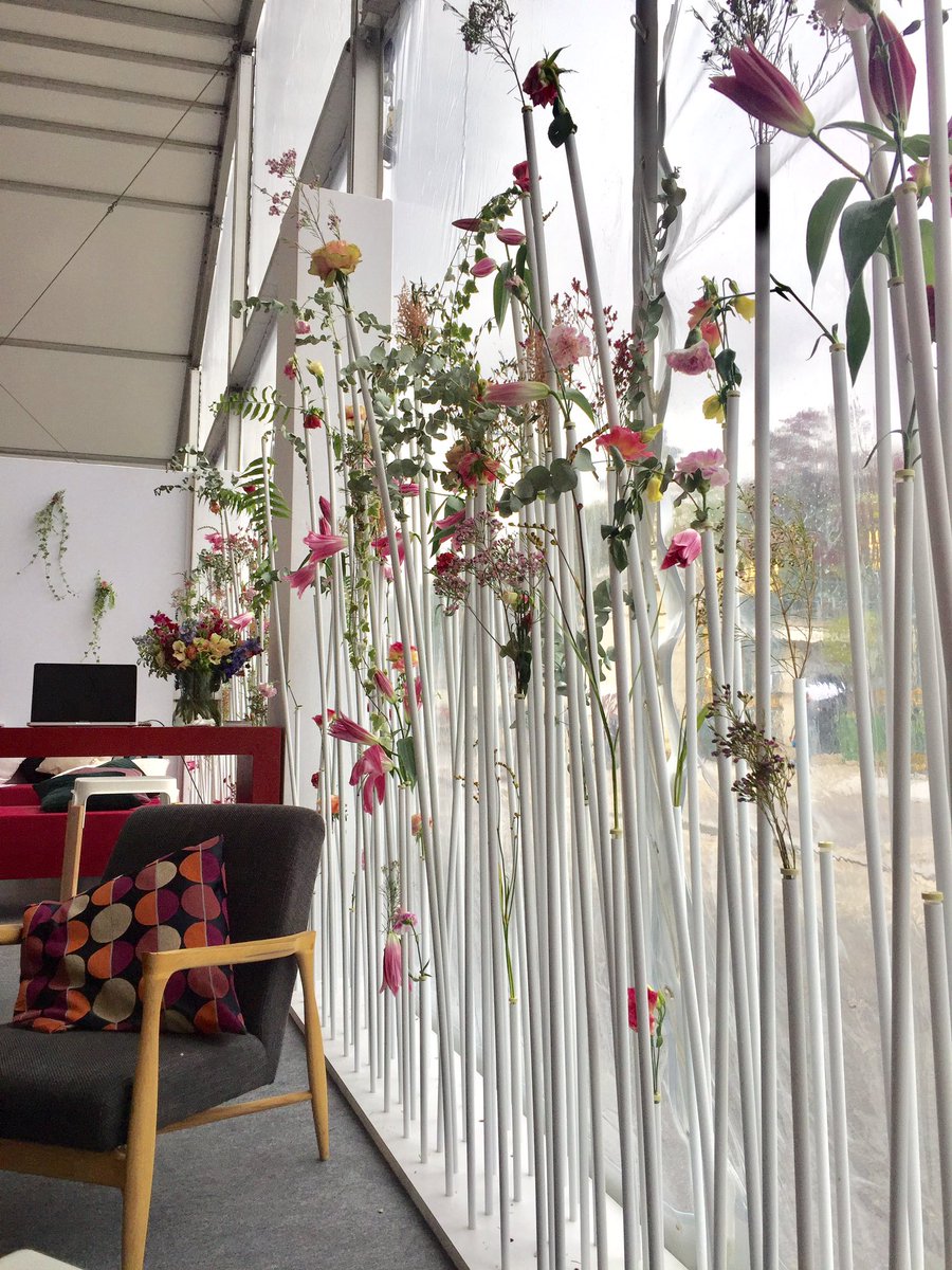 epcomunicacion's tweet photo. @premiereclasse la feria chic de moda que se celebra paralelamente a la #PFW #ParisSurMode #Tulleries #EquipoEPCenParis #FelizDomingo https://t.co/qLwvxc3Bvr