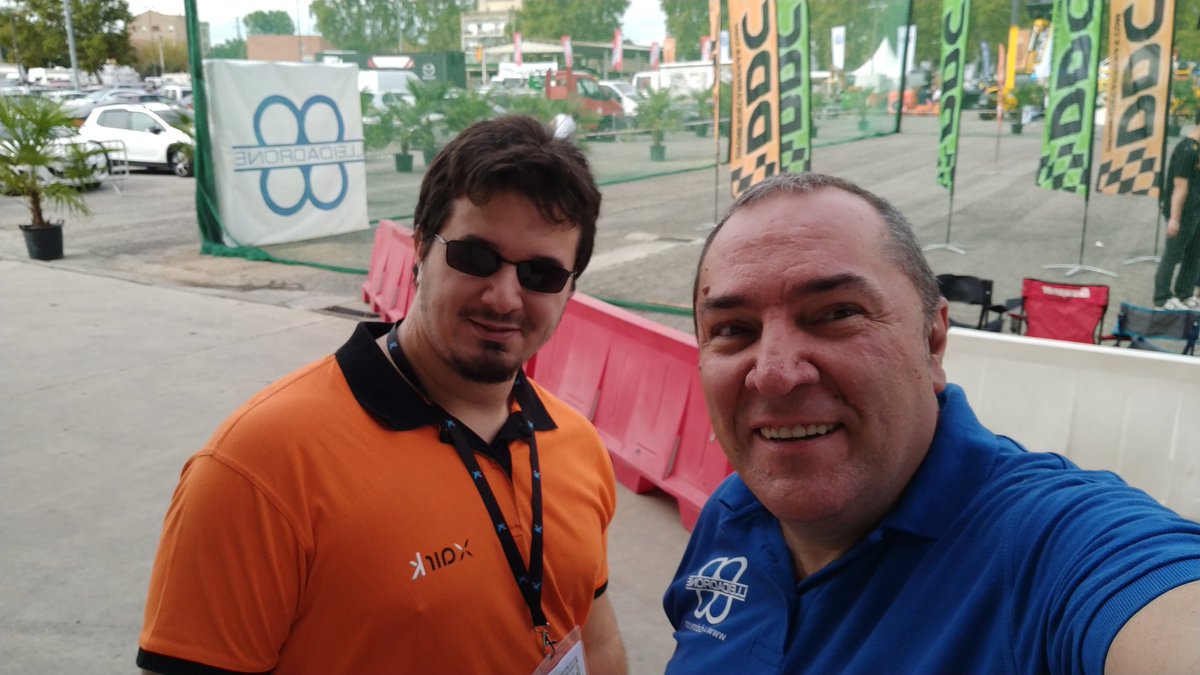 andreuibanez's tweet photo. En nada los mini drones de carreras volaran en la Fira de Sant Miquel de #Lleida con Ddc #vullvula https://t.co/2VDk2xC5ak