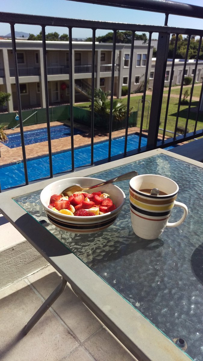 SunniestWay's tweet photo. Good Morning from Cape Town ❤
#expatlife #capetown https://t.co/s2JJH3sgoE