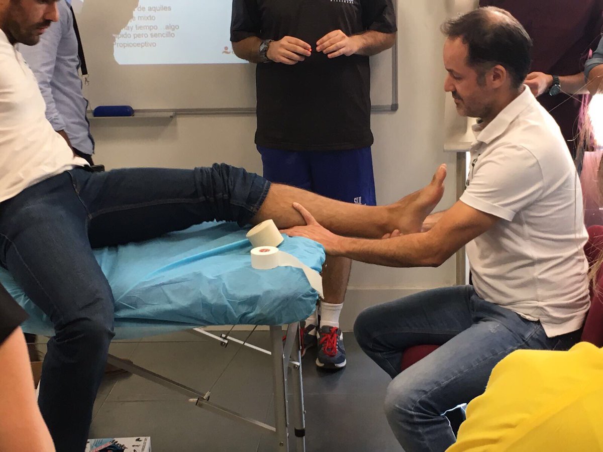 WFATTSpain's tweet photo. Sergio Toba en el taller de Taping en el congreso de la @WFATTSpain de la @universidadcjc con @MuellerSportMed https://t.co/yndqThYu4N