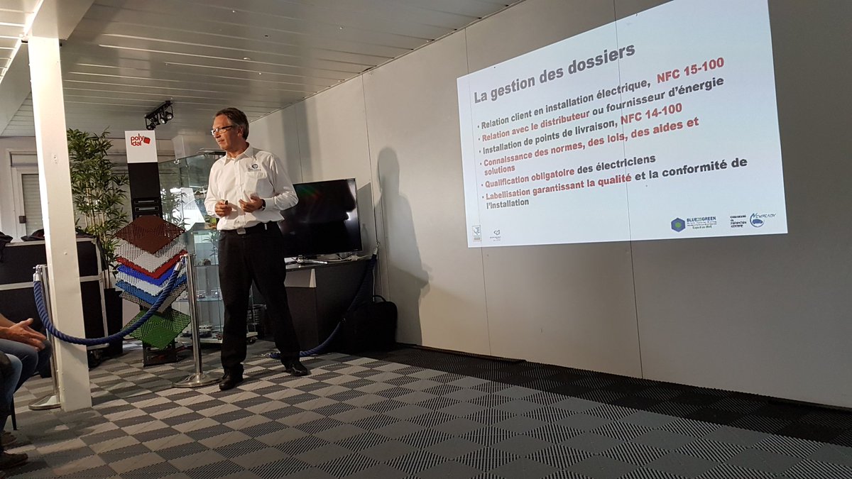 JeanLucCOUPEZ's tweet photo. @herv_jacques @JeanLucCOUPEZ #BLUE2BGREEN #Expert_mobilite présente le marché #Mobilite_Electrique à 300 électriciens venus à la journée @Sonepar_IDF sone https://t.co/58jSeIXaR8