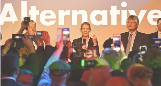 TCCLatam's tweet photo. #Alemania La mayoría de los votantes tilda a la formación ultraderechista AfD de patriotas https://t.co/kpNjSnrtK6 vía @elEconomistaes https://t.co/29YMbVvo09