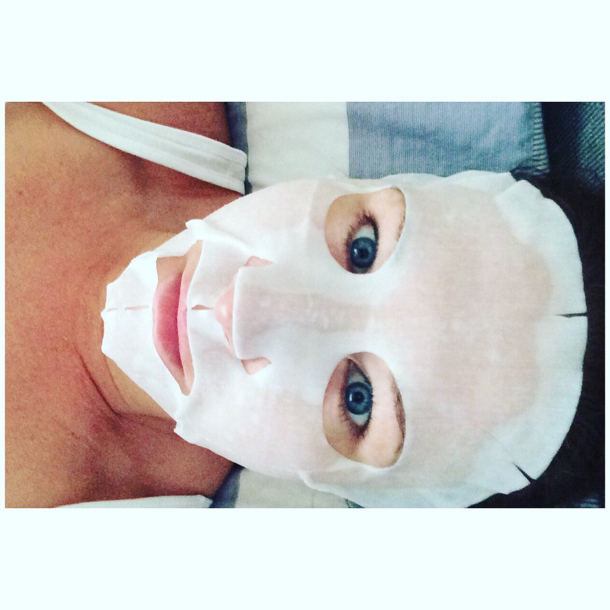 c_greaves1's tweet photo. Finally made time to try this out! Not available in the UK #radiancemask #metime #singlemumlife #businessowner #pamper #sundayvibes https://t.co/NHyRROqNQQ