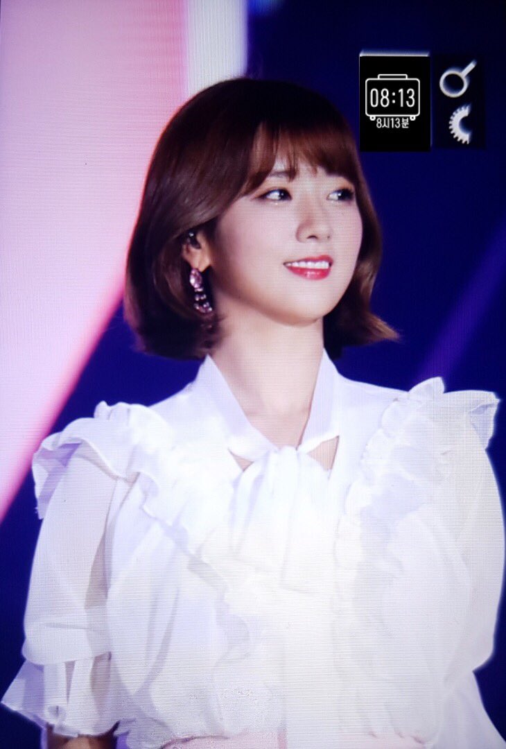 8h_13m's tweet photo. 171001 2017 코리아 뮤직 페스티벌 #에이핑크 #윤보미 (@Apinkbm) Preview🌟 https://t.co/bTOowEtKX3