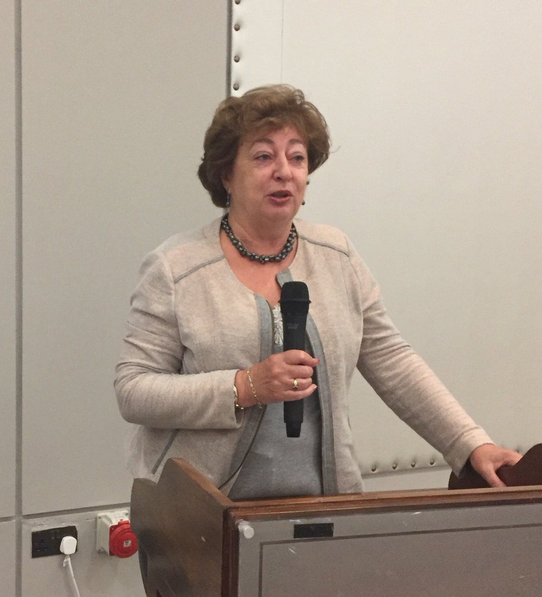 fb_fitz's tweet photo. The cost of servicing debt is money we don't have to spend on housing, health etc says @CathMurphyTD #ballyheasaysKNOW https://t.co/lhXype5R11
