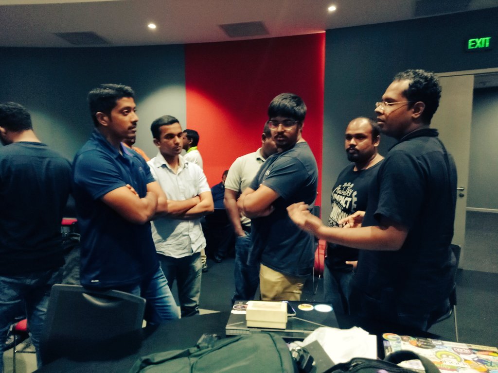 IdeaMartLK's tweet photo. TADHACK Global 2017, Having Chat with TEAMS
@IdeaMartLK @dialoglk@axiata@GSMA@hSenidMobile
#ideamart#WhatTheHack #TadHackSL https://t.co/093mDclI8H