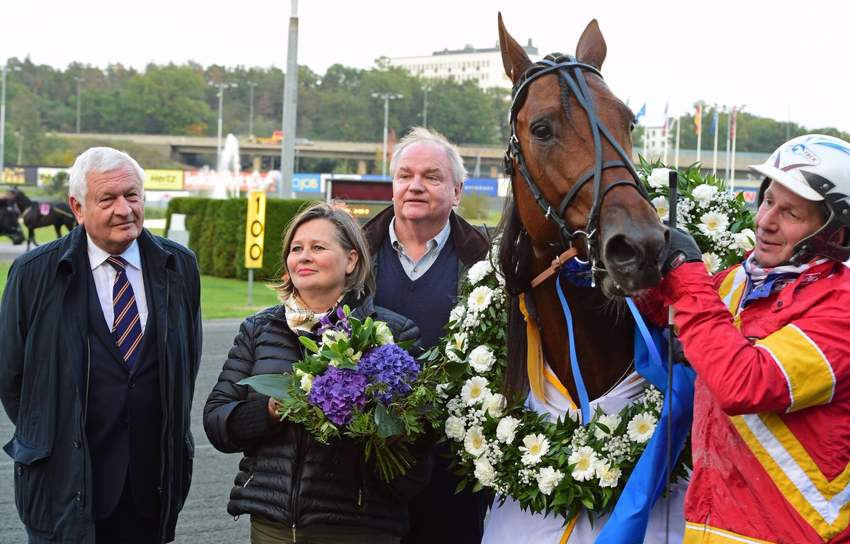 LeTrot's tweet photo. [🇪🇺CHAMPIONNATS EUROPÉENS🇪🇺]⭐️#ReadlyExpress⭐️ (5 ans) et 🏅#VampKronos🏅 (3 ans) souverains à 🇸🇪@Solvalla🇸🇪 ➡️ https://t.co/4pehKinM30 https://t.co/NLJEeN8QuR