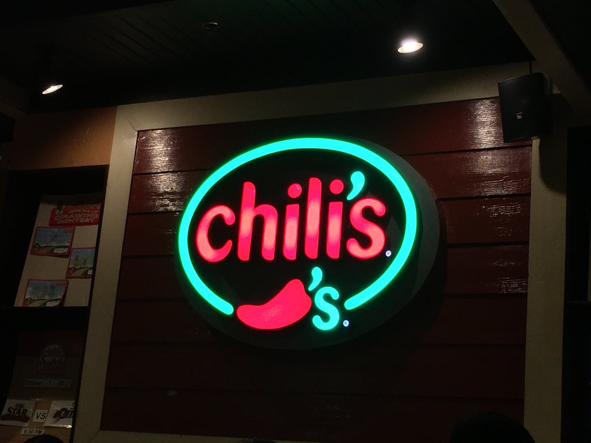 GingCL03's tweet photo. Sundate w/ the fam 💛 #ChilisPh https://t.co/A0ZT6CMTEC