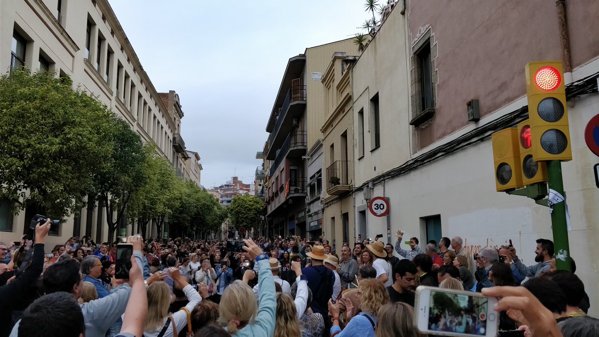 "Violencia en las calles".

Ah no collons, que són grallers tocant el Bequetero.