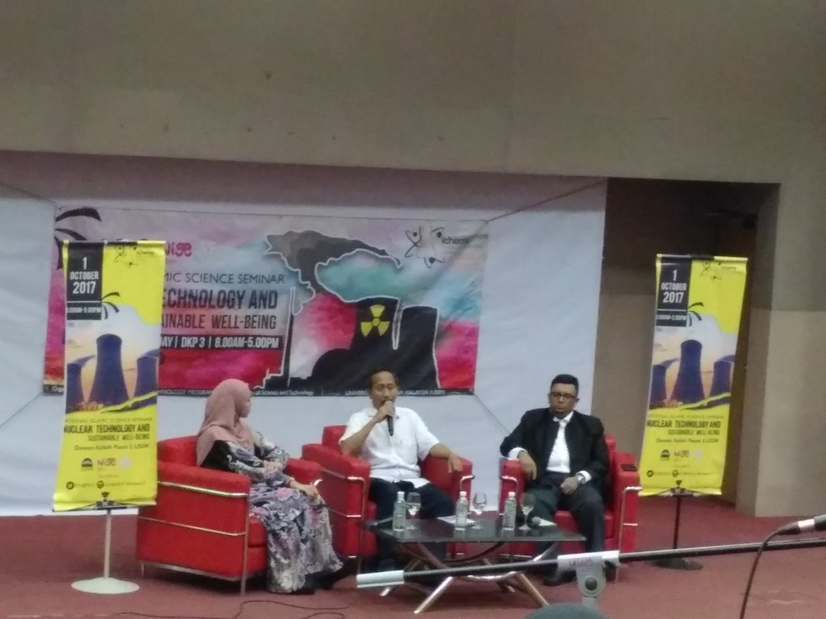 ICHEMS17's tweet photo. Slot 3: Forum 
Is Malaysia ready for nuclear energy?? 🤔 Prof. Madya Dr. Faizal Bin Mohamad &amp; Prof. Madya Dr.Abdul Aziz bin Mohamed#ichems17 https://t.co/7dN0DcqucY