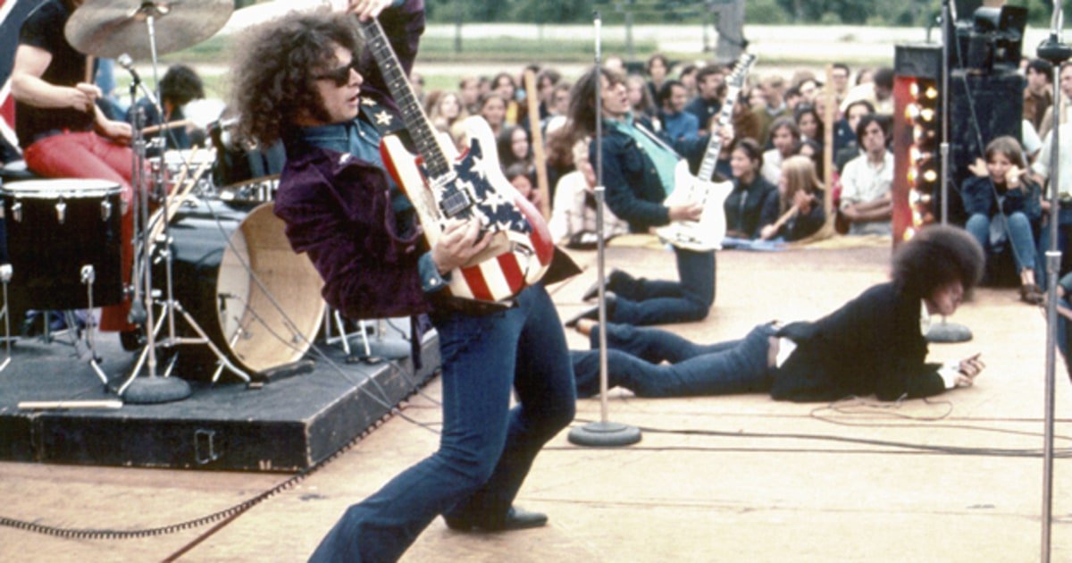 psychoticreact's tweet photo. New show https://t.co/GW9QImGUqK 2 Oct 6pm GMT w. MC5, VU, Chocolate Watch Band, Mysterions, @RealSonicsBoom @satdvicious &amp; more #garagerock https://t.co/irzwXbLP6R