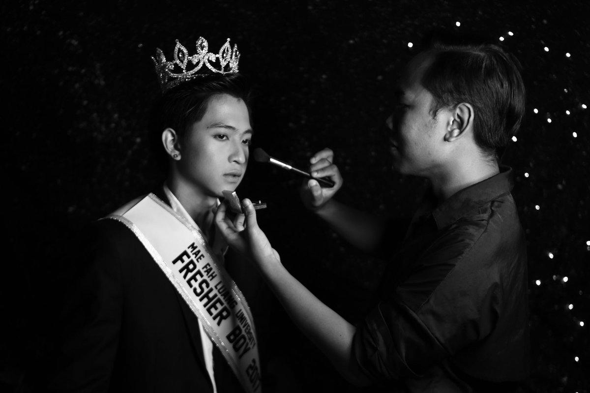 MFUworker's tweet image. อันนี้แม่ตัวจริง ✨พี่ซันนี่✨ พี่องค์การนักศึกษาและช่างแต่งหน้าตัวท้อป แอดเคยกลัวพี่เค้ามากดูดุๆ แต่ตัวจริงโคตรฮา😂งานปังๆต้องยกให้พี่เค้าล่ะ👍