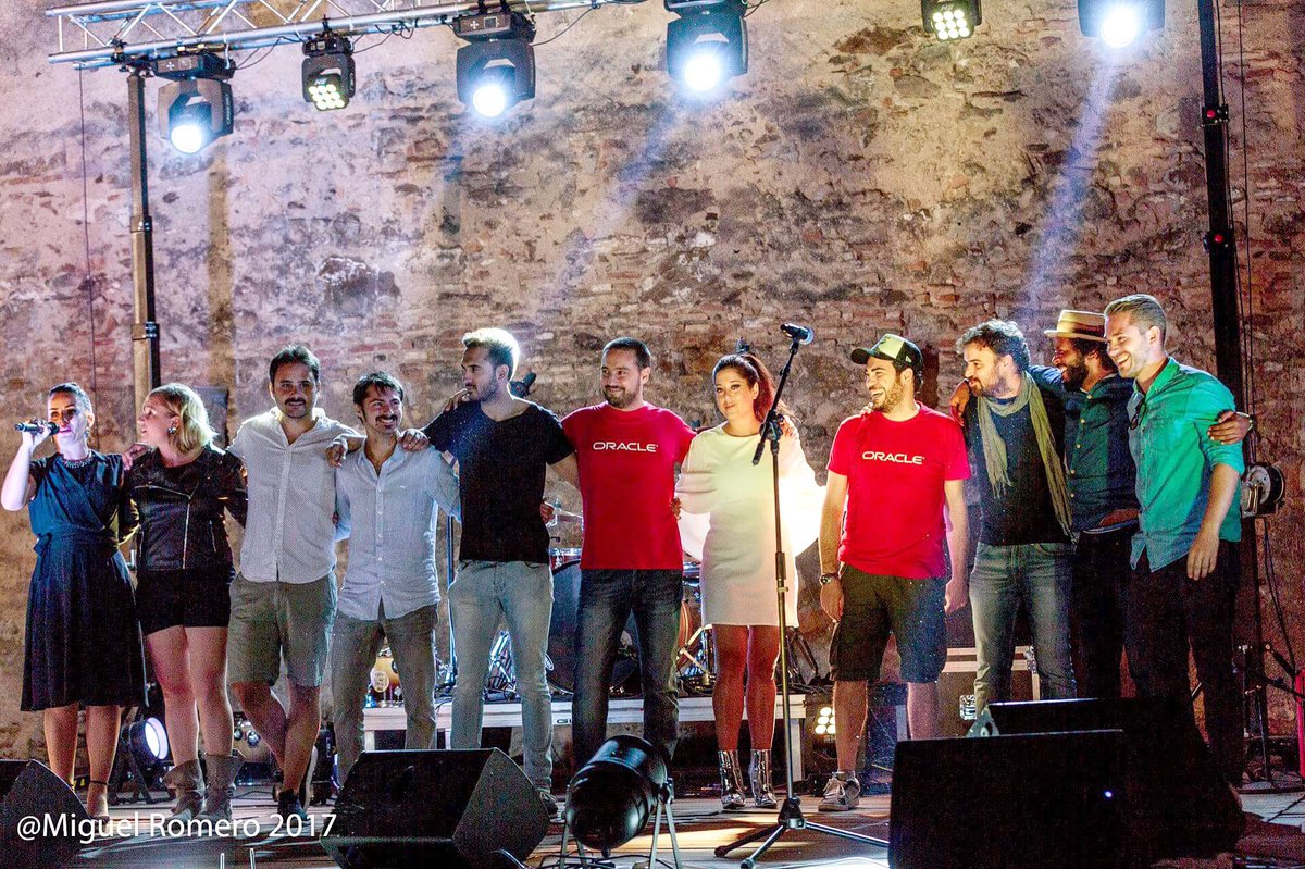 OracleROCKS's tweet image. Great success of Oracle Rocks 2017 for @pozosinfrontera Playing music at Malaga since 2012 to help people get access to clean #WATER