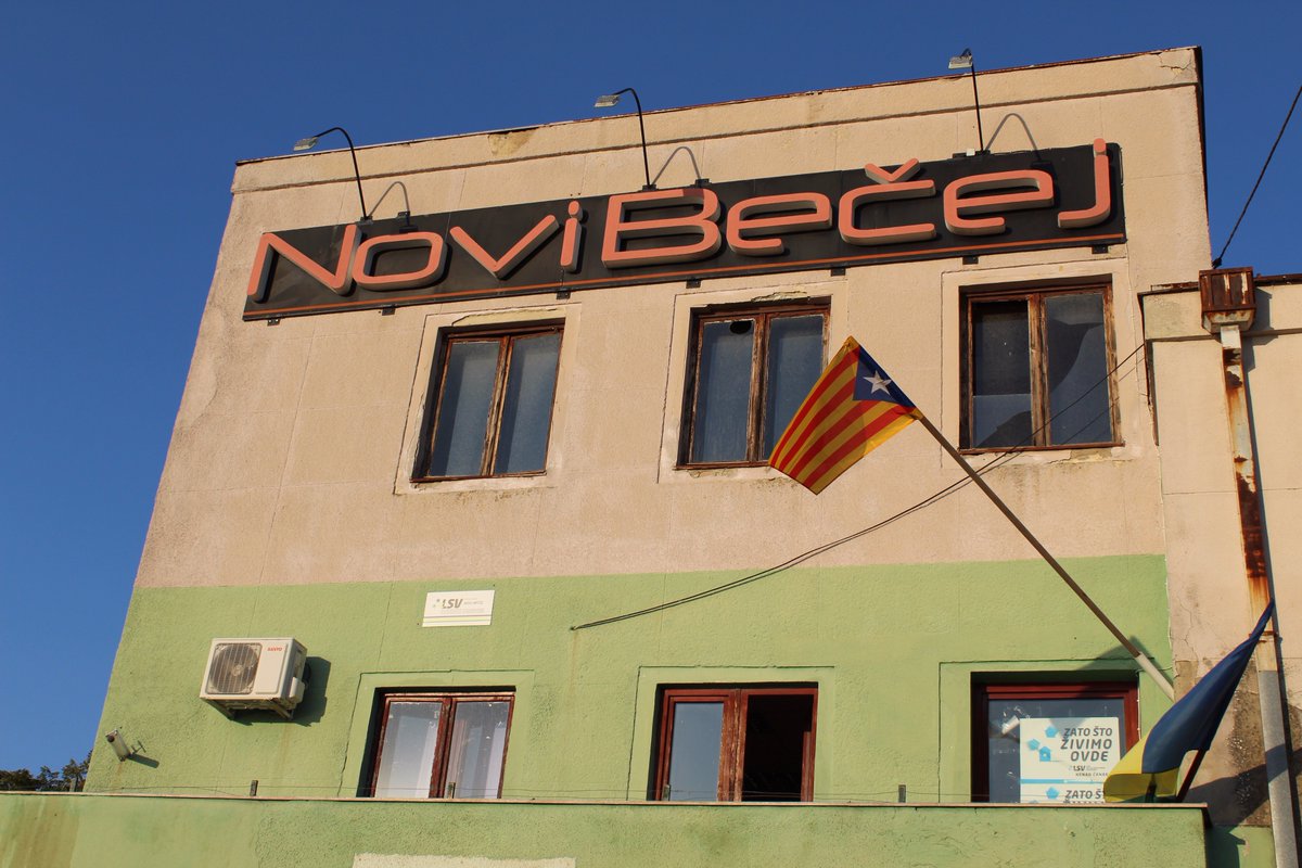 VOJVODINA_LSV's tweet photo. Zastave Katalonije u #NoviSad #NoviBečej #Kovačica @Esquerra_ERC @EUPARTYEFA https://t.co/ojHlgAuAfv