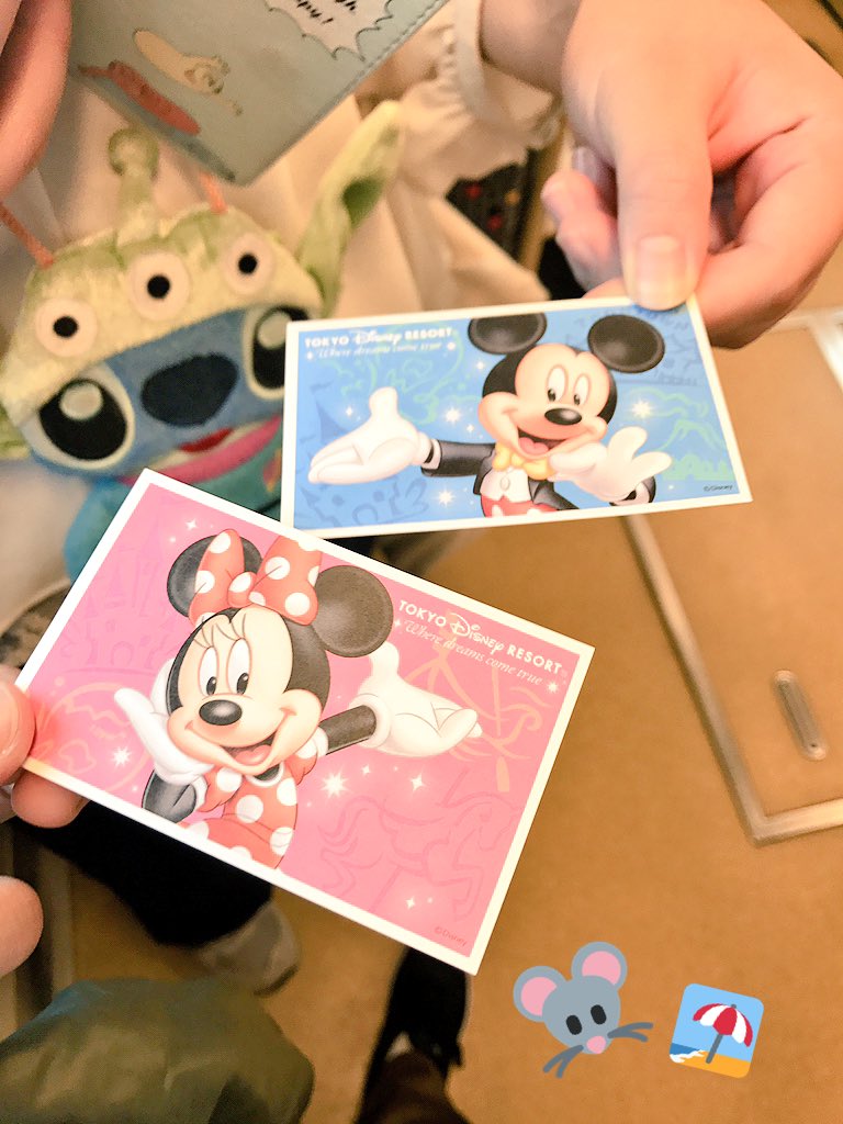 _aym_902's tweet photo. サプライズだって😆✨
楽しもっと🙋💗💗
#TDS #20171001 https://t.co/Sjks85QmDN
