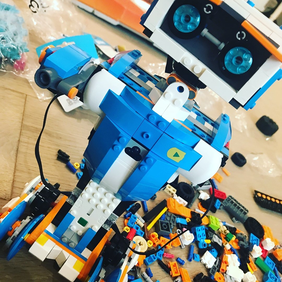 myralicious's tweet photo. 💛TRANS💛 171001 Lee Jaijin IG update
#todayschedule
#legoboost
#madeandtested
#explainagain...
#3hours...
#lulu
#sechskies #leejaijin https://t.co/9V73WVoCBH