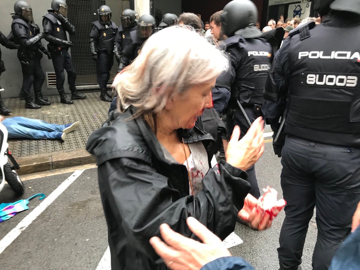 CelopanYT's tweet photo. Ayer unos neonazis cantaron el Cara Al Sol y no pasó nada. Hoy gente inocente está siendo atacada por ir a votar. #España https://t.co/4e7Cmttwkl