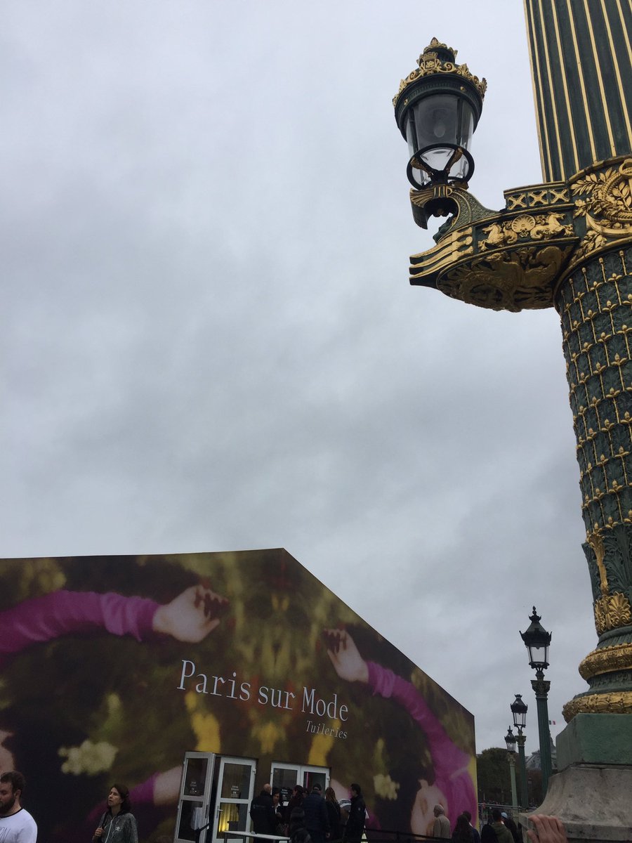 epcomunicacion's tweet photo. #ParisSurMode @premiereclasse feria moda chic se celebra paralelamente a la #PFW en #Tulleries síguenos @InstagramES lo contamos toodo #EPC https://t.co/vuRrC7iZVl