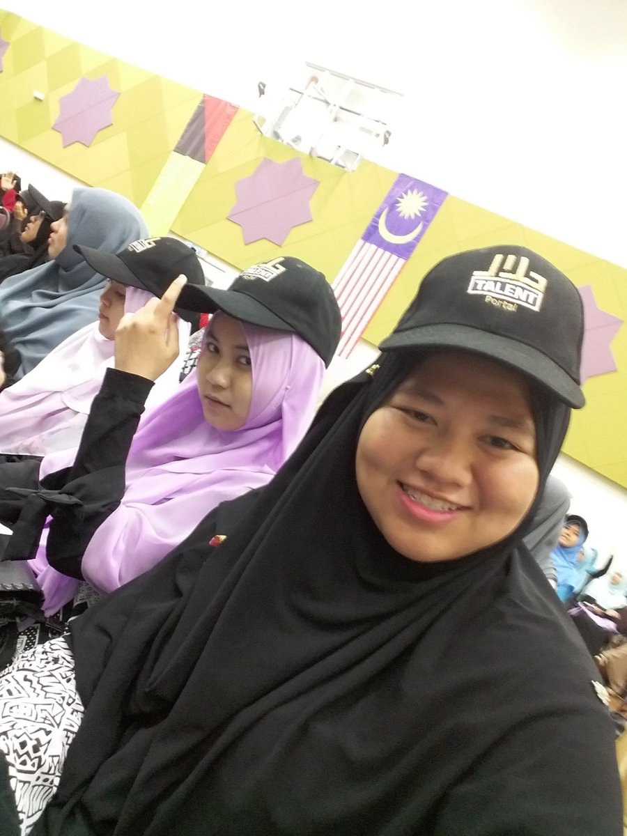 alina_bakri's tweet photo. Now with en hanafi a.k.a en Haha bout HALAL TALENT PORTAL #hafos17 #nicecap #slotHDC https://t.co/wjwkoO4Yc0
