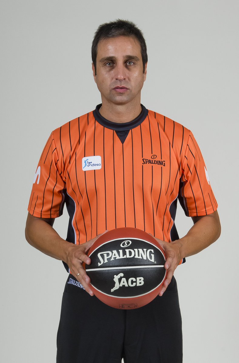 ArbitrosAEBA's tweet photo. Designación del @SanPabloBurgos  vs @CB1939Canarias  Domingo 1 a las 12:30h.
➡️  @sircharls31- Manuel - @xavi87027  #Jornada1
Photo: @ACBCOM https://t.co/fQ5g87Eiy6