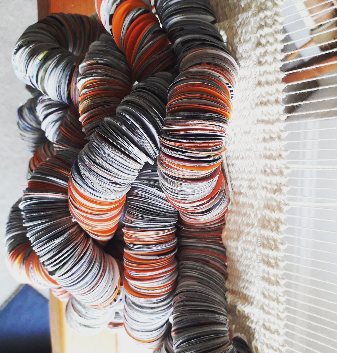 janevwalkley's tweet image. Lots of rules broken in making this piece. Lessons learnt and probs to solve. #tapestryweave #industrial #cables