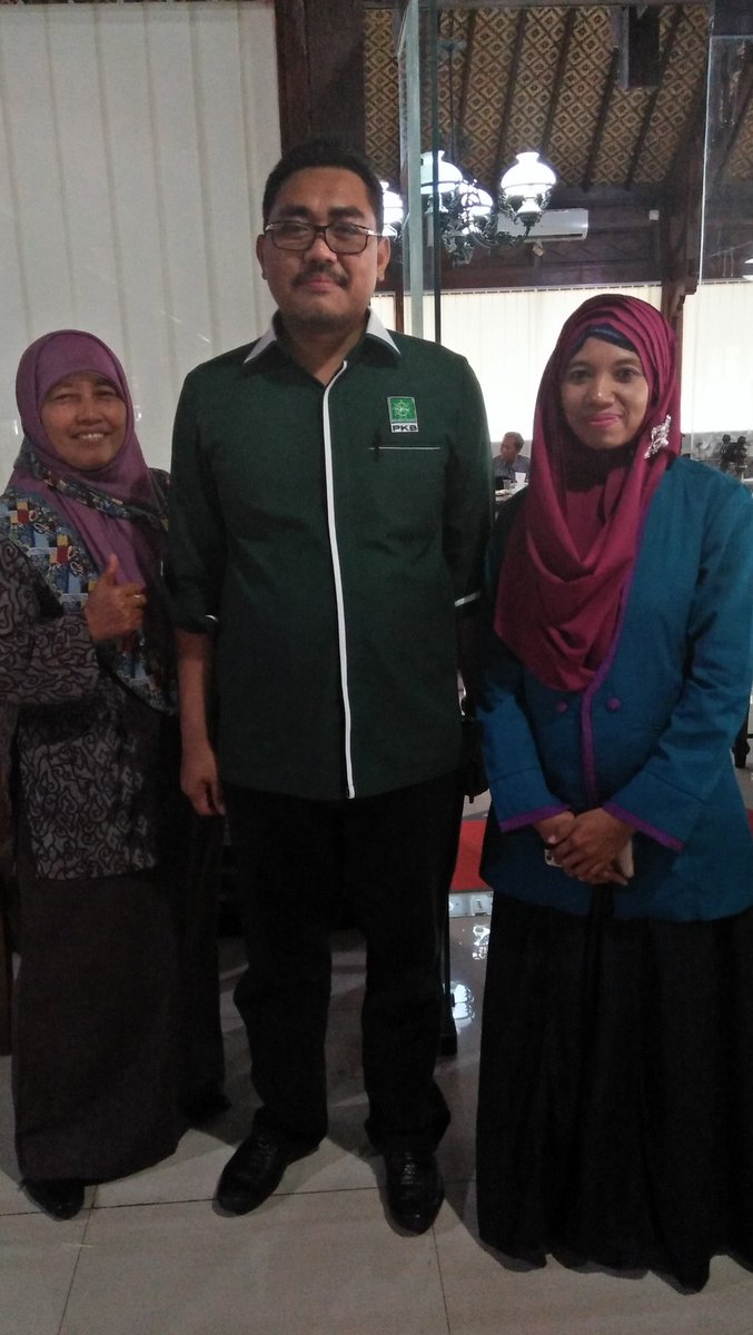 DPCPBGresik's tweet photo. #DPCPB berusaha melangkah maju dan barsinergi di semua link
@DPCPBGresik @dpacPKBgresik https://t.co/3BoKXrt151