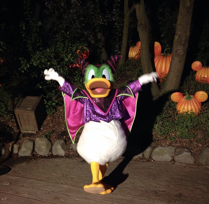 OMG 😭😱💚💀 Donald as Malificent #Disneylandparis #DonaldDuck