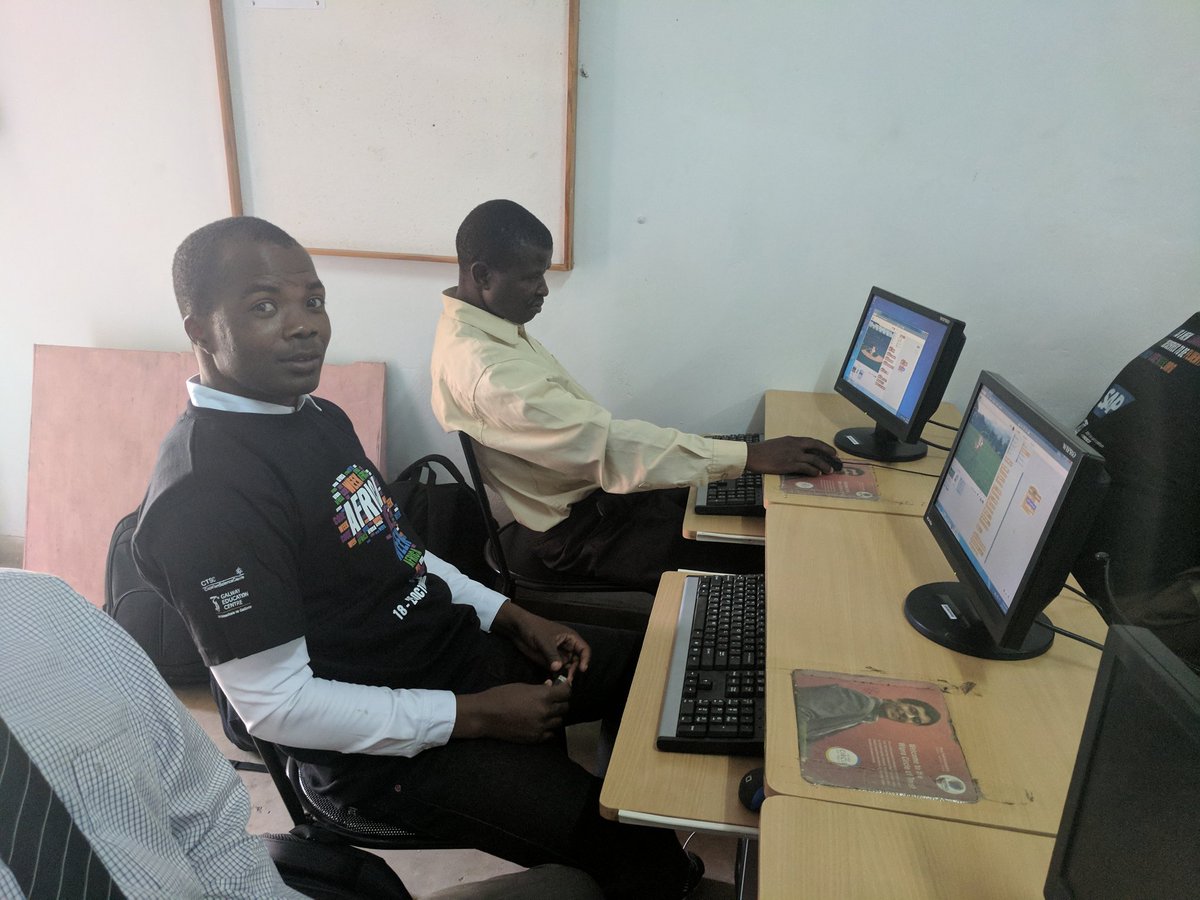 mHubMW's tweet photo. And the teachers agree! #AfricaCodeWeek2017 https://t.co/32HbQjjNEt