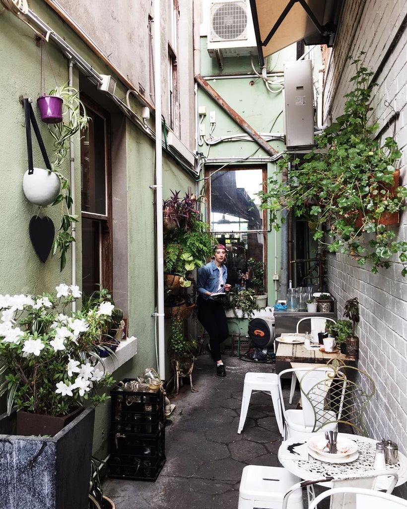 HospoSocial's tweet photo. Your #cafe has amazing food, drinks and secluded little corners. Let's make sure your customers know about it on #social. 👍 https://t.co/rQSmZP25L3