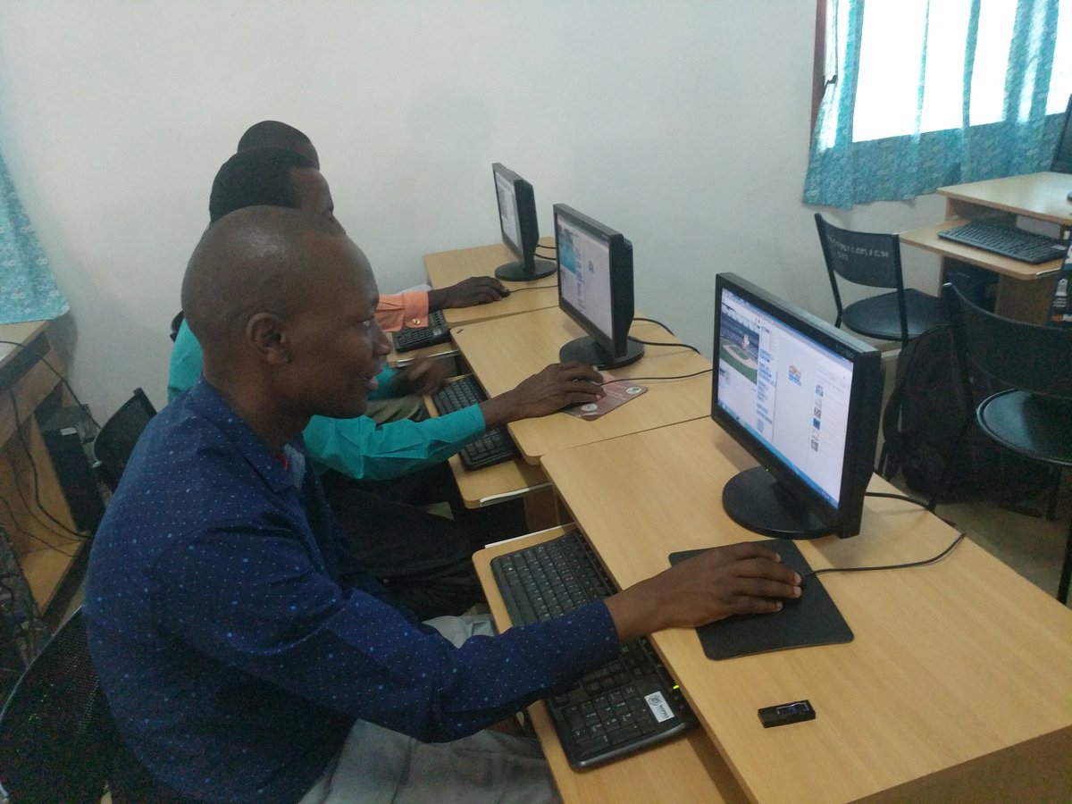 mHubMW's tweet photo. And the teachers agree! #AfricaCodeWeek2017 https://t.co/32HbQjjNEt