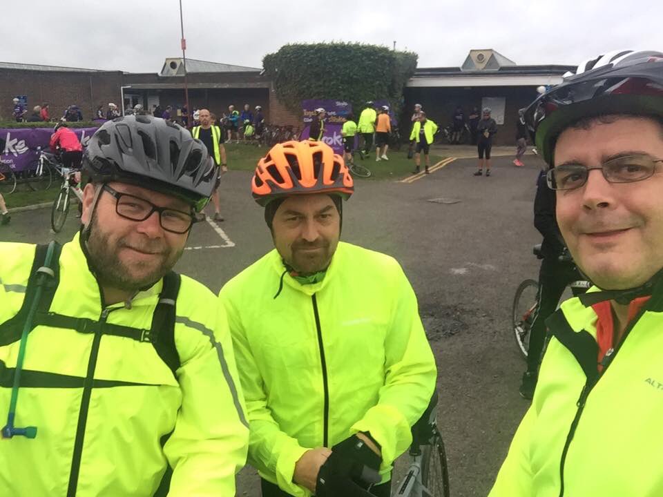 stewartscoaches's tweet photo. Our Paul is #Cycling 55miles today for @TheStrokeAssoc #Sponsor here https://t.co/SNhmEfSP4z #GoodLuck mate - 👍😁#londonbridgeschallenge https://t.co/rAh2MPUFOQ