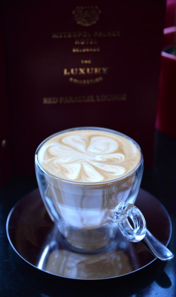 MetropolPalace's tweet photo. Sit back and relax, the weekend isn't over yet. #metropolpalace #theluxurycollection #redparallellounge https://t.co/0V1W2F1sZj