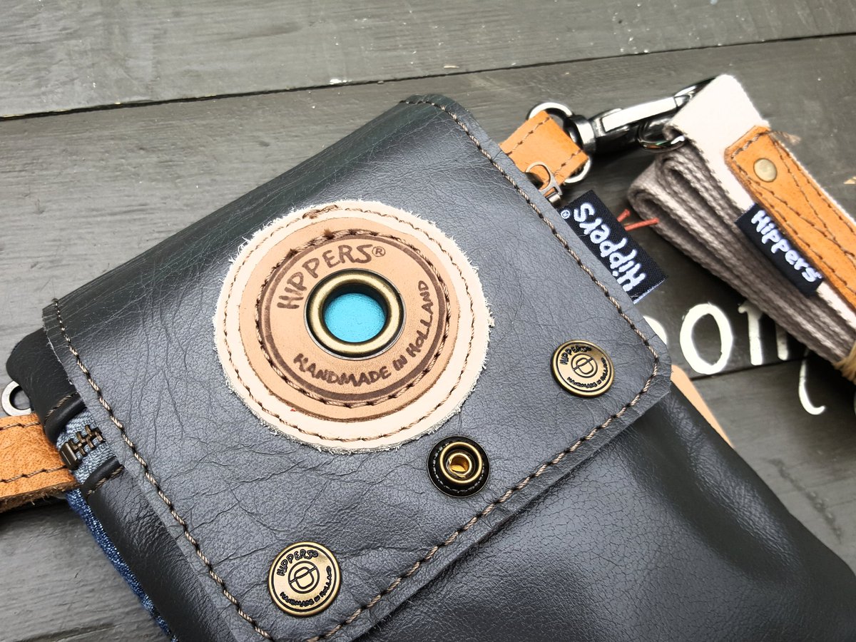 #hipbags #handmadeinholland #uniek #recycling #upcycling #oldfurniture #oneofakind hippers.nl