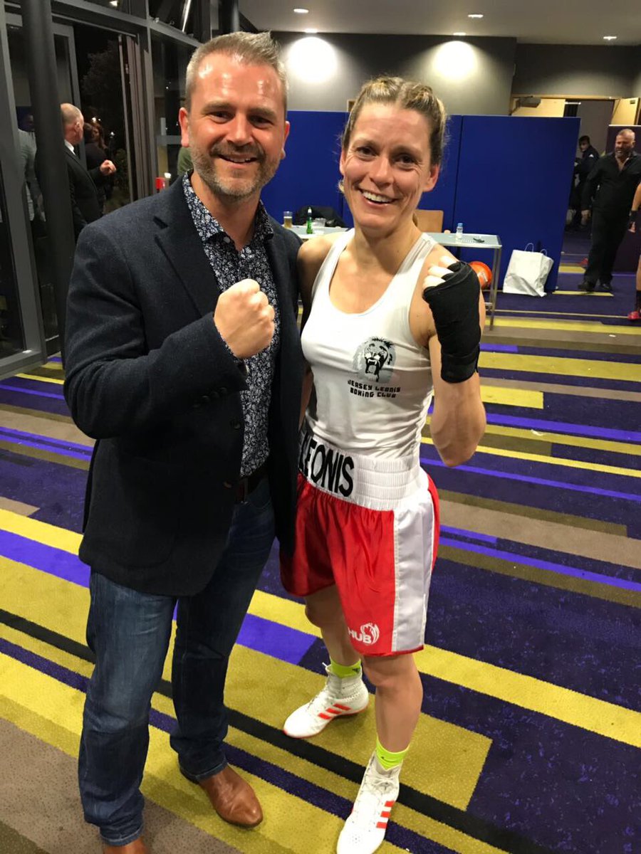 Great performance by <a href="/CalliB83/">Calli Bushell</a> last night. #unanimous <a href="/JerseyLeonis/">Jersey Leonis</a> @SportsHub2012 
#mindset #trainhardfighteasy