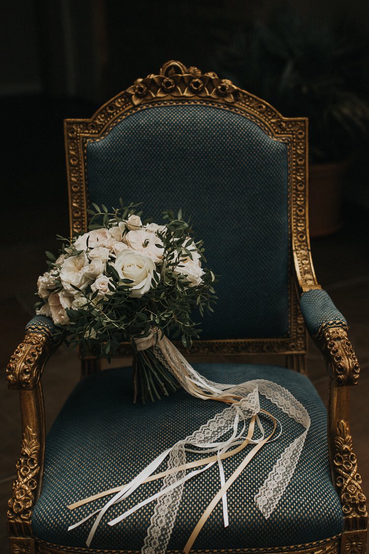 W_W_WeddingBlog's tweet image. Asian Fusion Wedding Ideas // whimsicalwonderlandweddings.com/natural-elegan… thanks to @LianneGPhoto