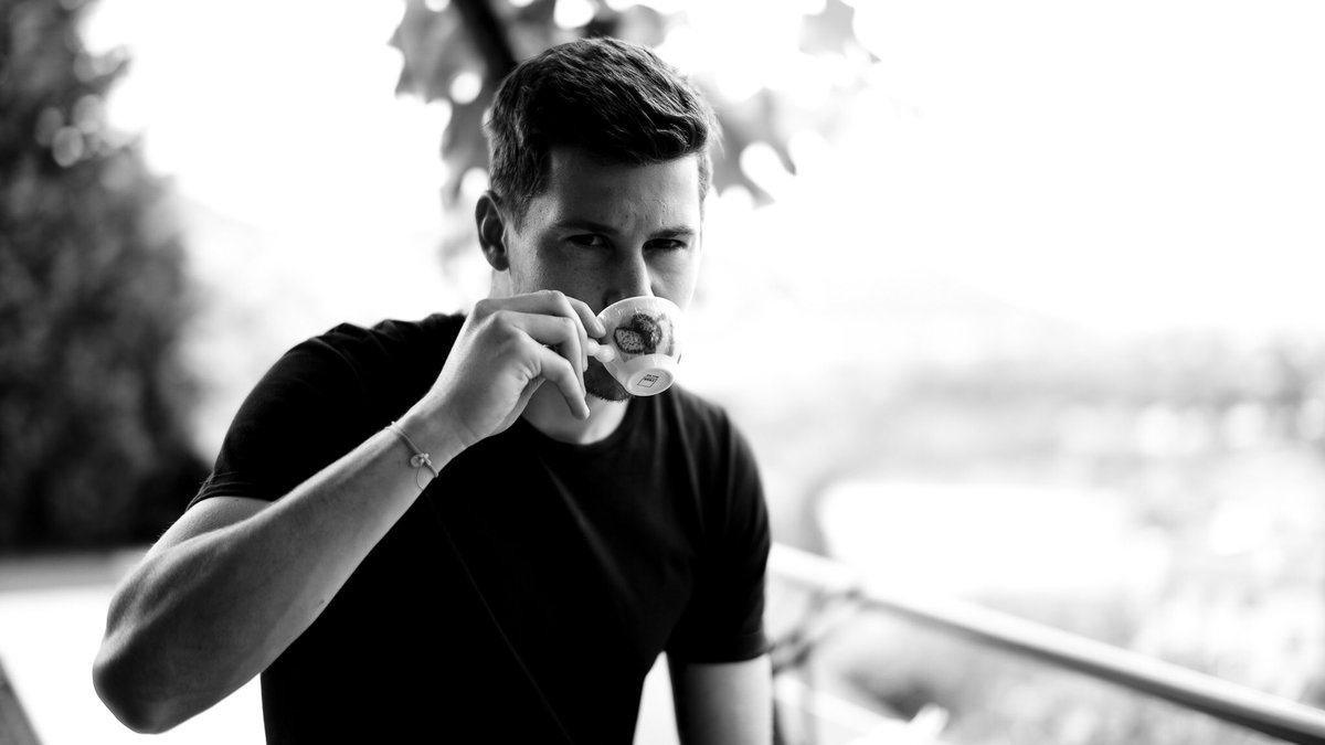 sandrowidni's tweet photo. Good morning 🍂 hope everyone enjoys this weekend ✌🏻 https://t.co/WXbDTLyGX9