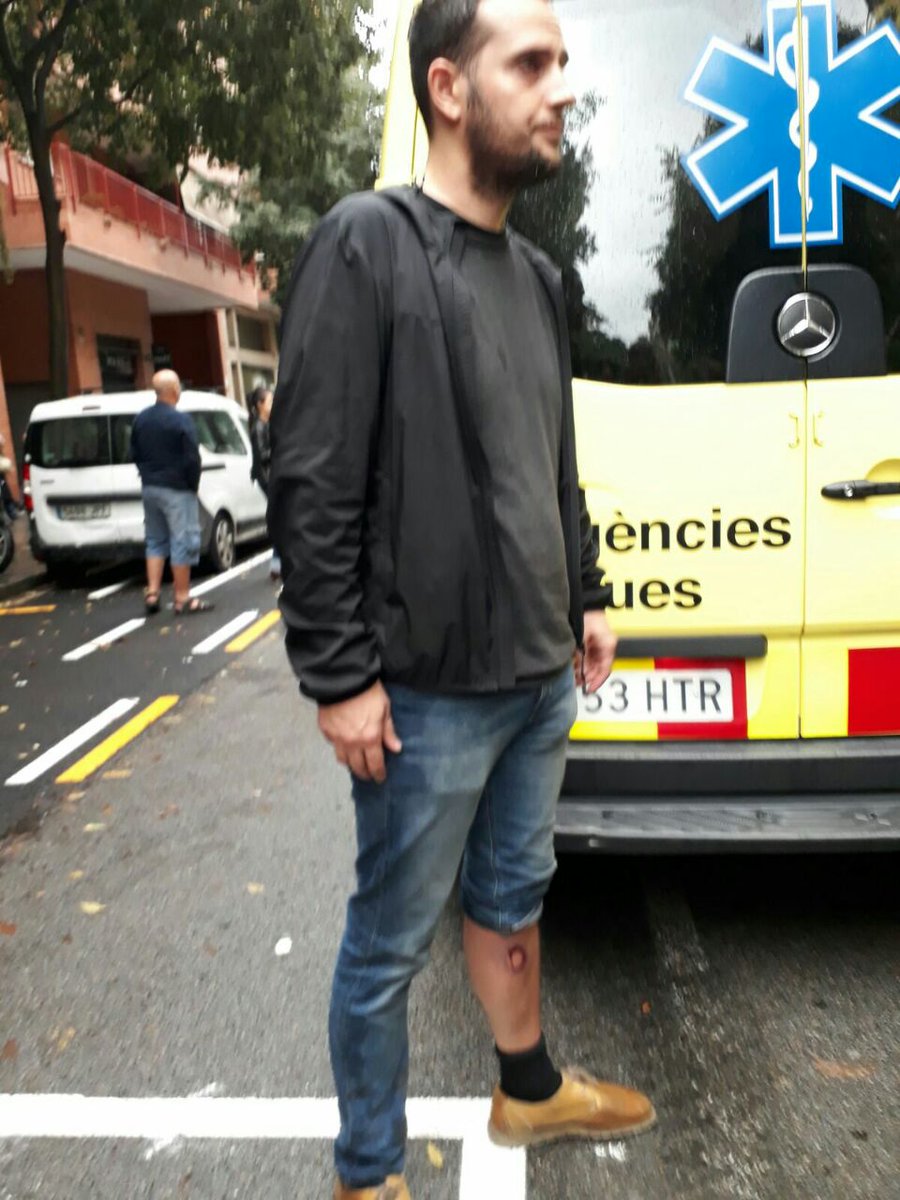 El Servei d'Emergències Mèdiques desbordat per l'alt nombre de ferits. És una salvatjada