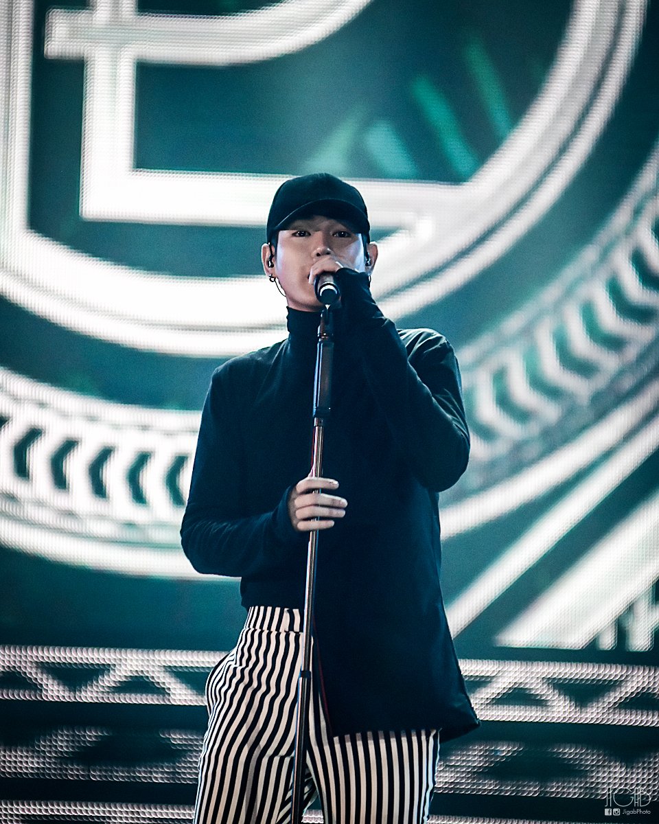 jigabphoto's tweet photo. [Pic] @peckpalit - #4ChairsConcert 🖤
>> https://t.co/uspubpMPOl
#MTVEMA #NominatePalitchokeAyanaputra
#เป๊กผลิตโชค #palitgallery #jigabphoto https://t.co/qwW6ai3XjX