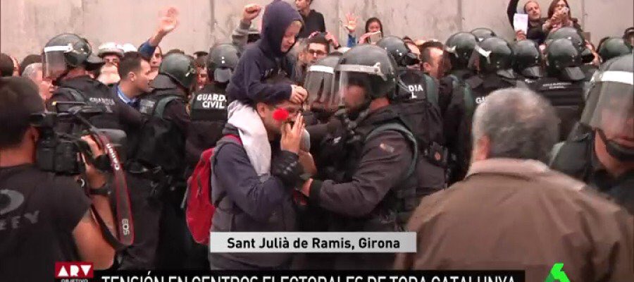 Alfonso_Egea's tweet photo. Quién crea que un @policia o un @guardiacivil sale de casa con ganas de pegar a ciudadanos ni los conoce ni los respeta. https://t.co/thwNDd2CaV