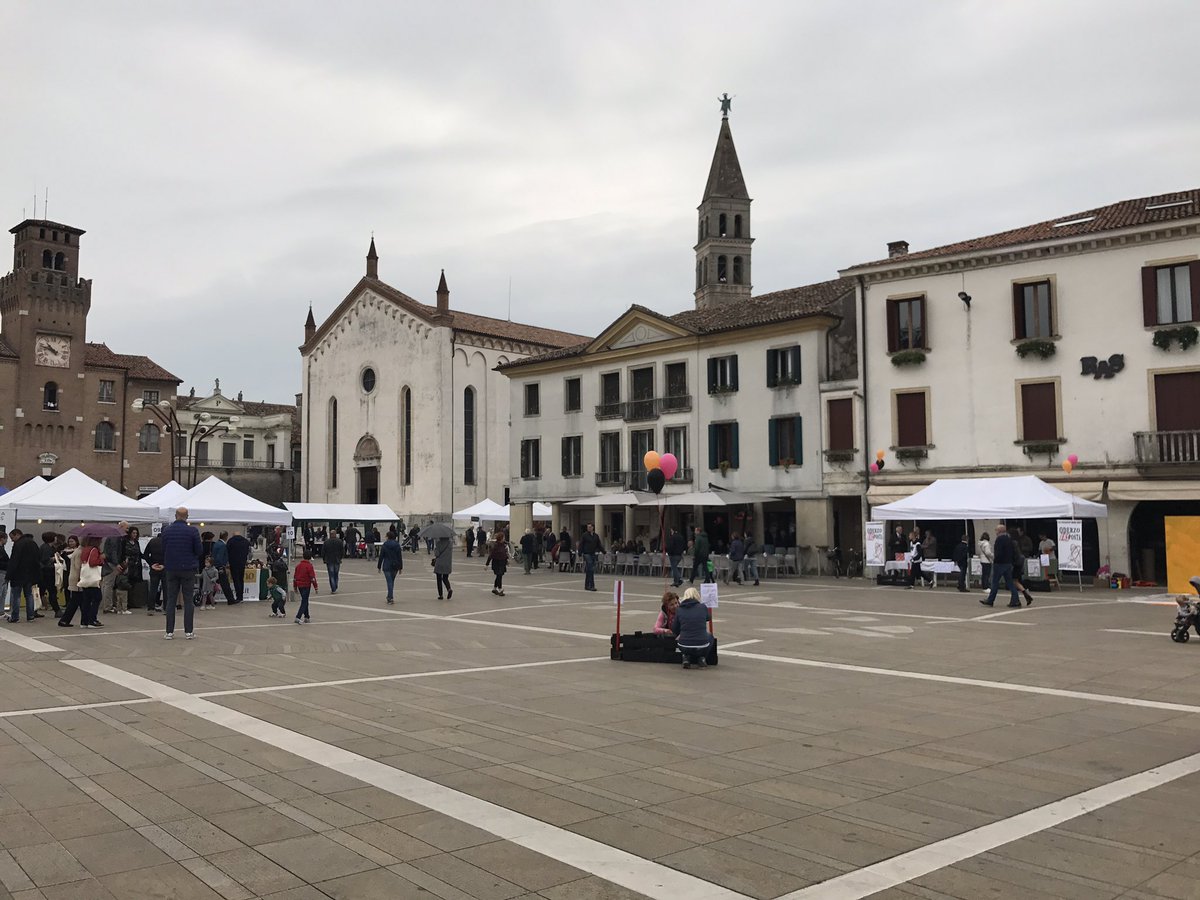 iFoodit's tweet photo. Terzo giorno di @OderzoFoodFest e tantissime iniziative in piazza, vi aspettiamo! #oderzoFF @VatySuvimol https://t.co/Y5NH2IlVUd