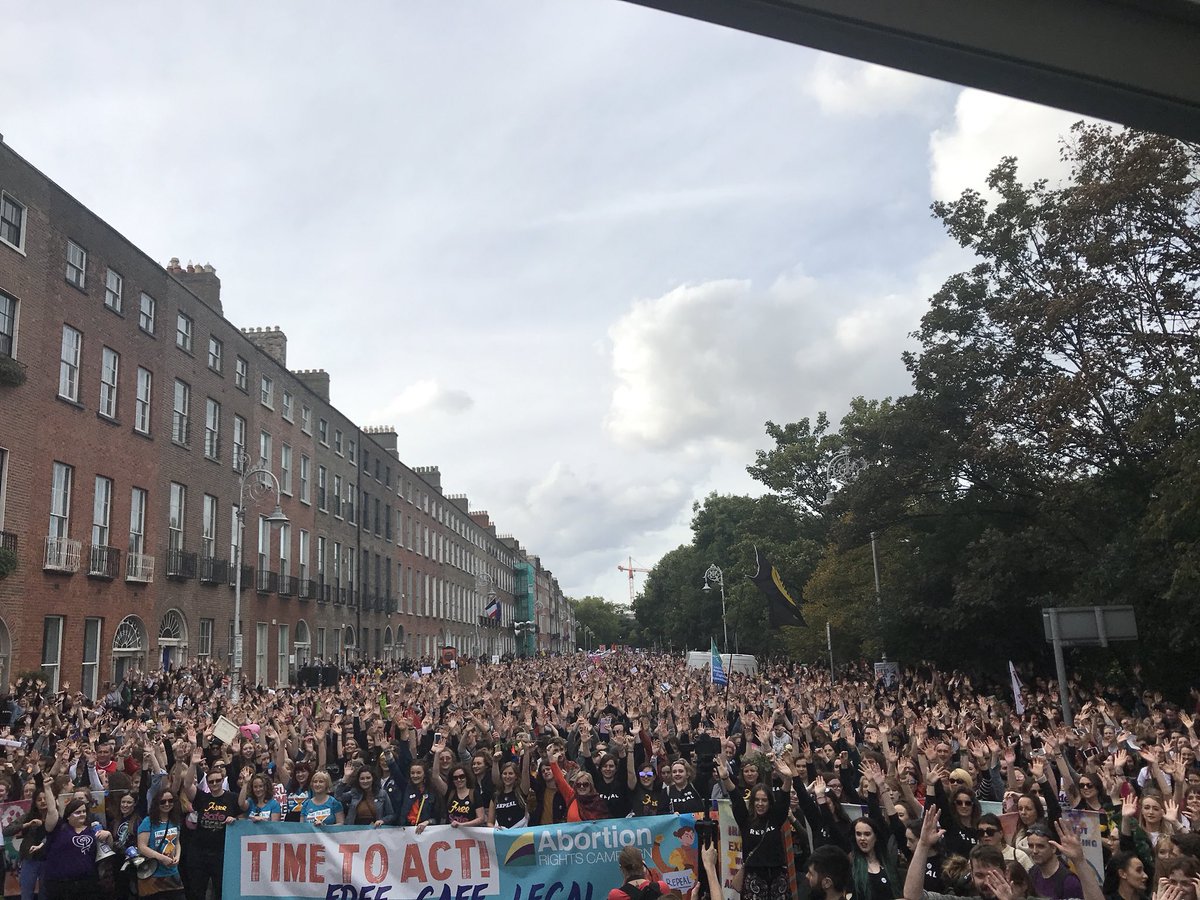 freesafelegal's tweet photo. Wow! What a day, what a turn out! Thank YOU for being part of #ARCMarch17
RTE reported 40000
Hands up who wants repeal?! Photo: @greeneggs_ https://t.co/Aa8NN71TaE