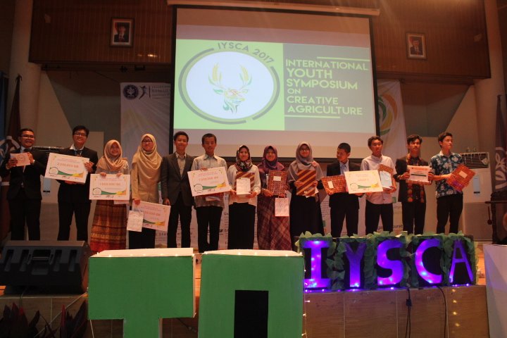 9thIAASOlympic's tweet photo. Also congratulations to Citra Atrina Sari and Mahtuf Ikhsan as the Best and Runner up of Social and Humanities of #IYSCA2017! https://t.co/alVux9gSGm