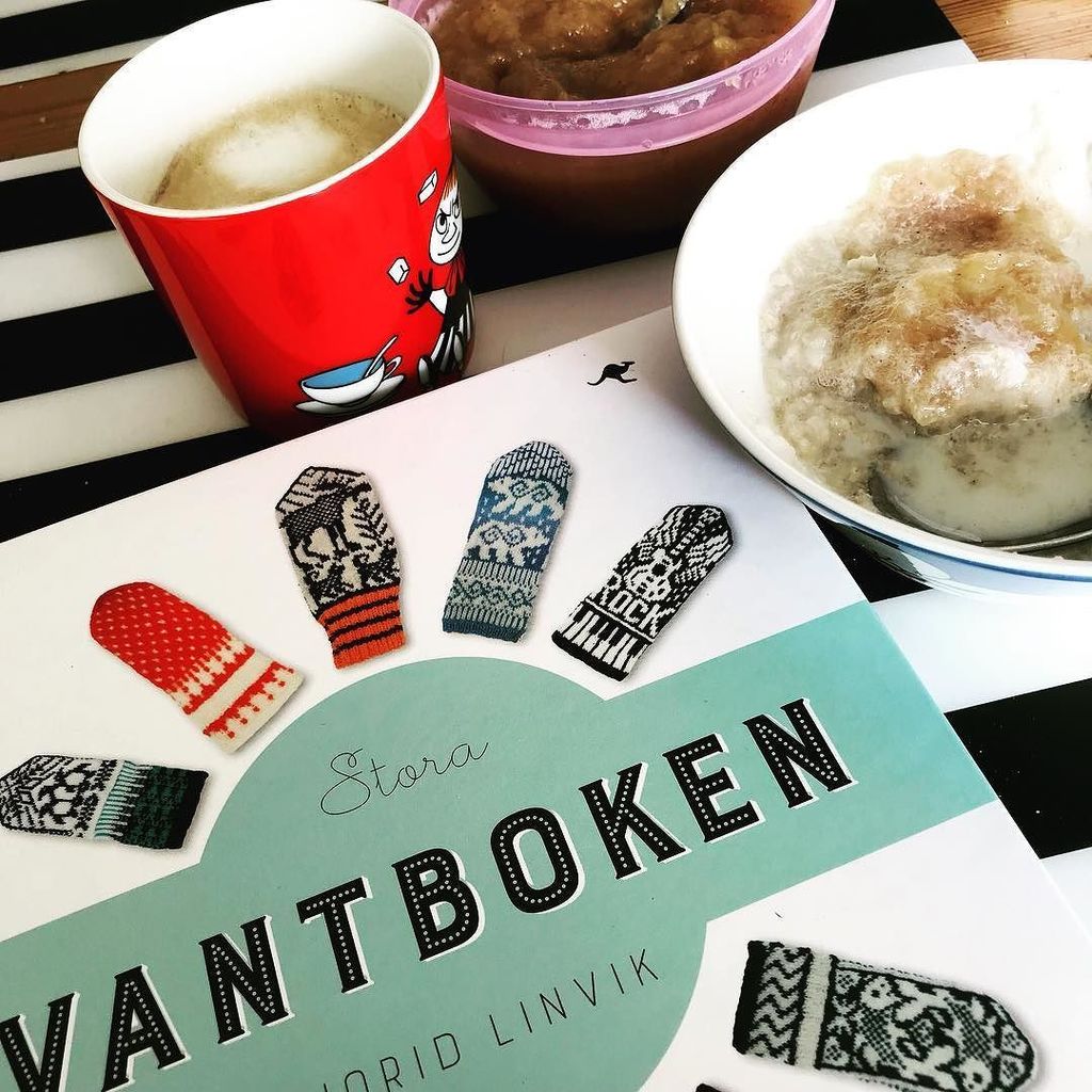 miffot's tweet photo. My kind of morning. Late breakfast, home made apple sauce, a new book on knitting mittens and a cappuccino. #itmig… https://t.co/3JZ0XkJYZl https://t.co/SdtSp3WyMg