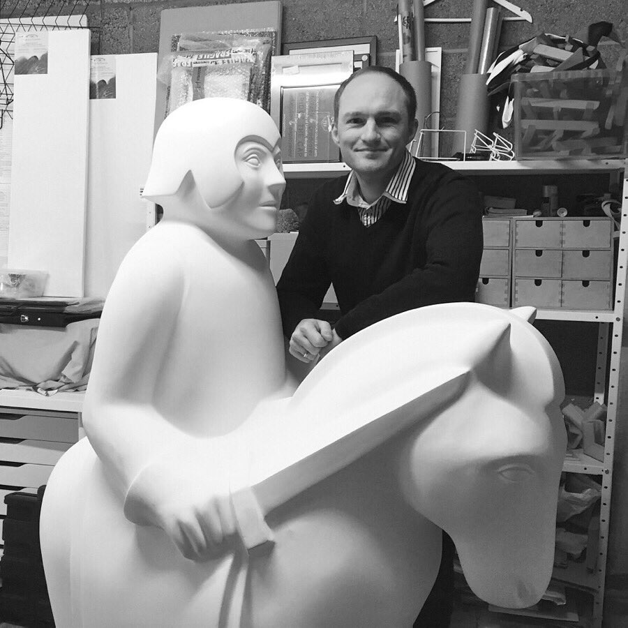 CeZar0905's tweet photo. From blank canvas to auction raising a fantastic £4200 thanks to @chestnuthomes! My knights journey is done! ✨🌙 #LincolnKnights https://t.co/L7E5CM24Xb