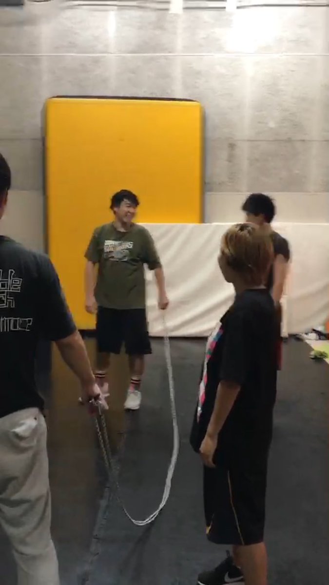 1stagain's tweet photo. 09月2９日は新パフォーマンスに向けて深夜練習を行いました！
１０月はステージ出演が2回あるので、是非今後の活動にも期待していてください★
#1st again
#ダブルダッチ
#NICO 
#北赤羽
#東武東上線 https://t.co/oHYAyN95Zx