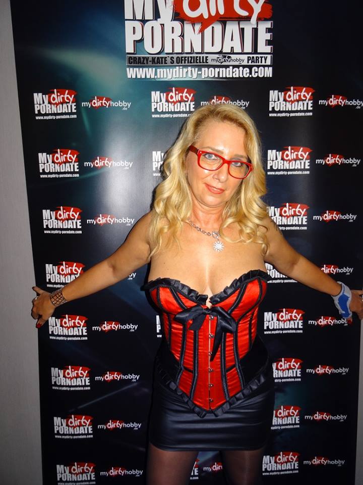1 pic. Ein paar Eindrücke von der Porndate Party 28 am Freitag https://t.co/bj98fNtLZN