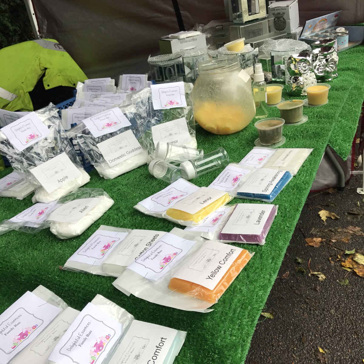 CapstoneFmMrket's tweet photo. Another amazing new stall has joined our market today ! Please welcome Delightful Essences- Family Run to @CapstoneFmMrket https://t.co/NAEtmQOxKT