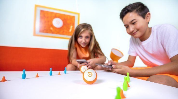 findercomau's tweet photo. The @Sphero Mini is a robot you can drive with your face and looks set to be a huge toy https://t.co/27QvaB5CbT #techfinder #toys https://t.co/9PEyfEk5mn