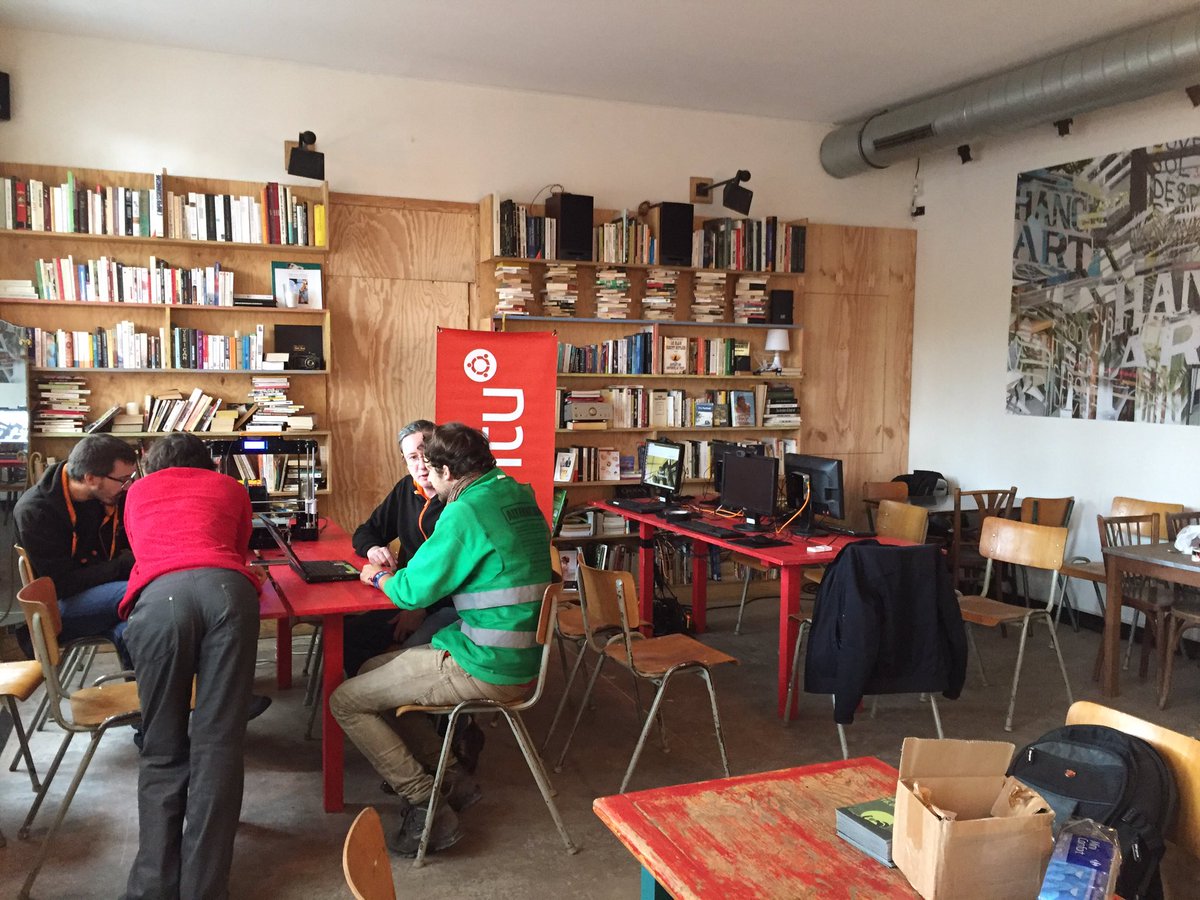 ActionJusClim75's tweet photo. #Village2017 Démonstration #logiciellibre sur postes en accès libre de 16h à 17h au Hang'Art @ubuntu #Quesh https://t.co/5xPijApd73